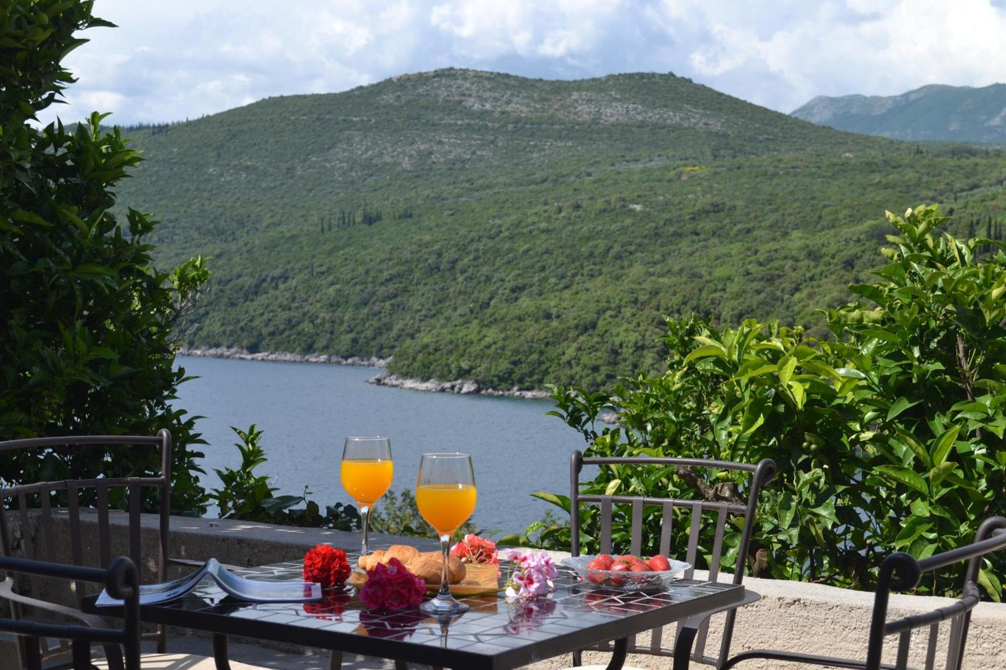 Apartment Mistral - Cosy Apartment With Sea View Molunat Exterior photo